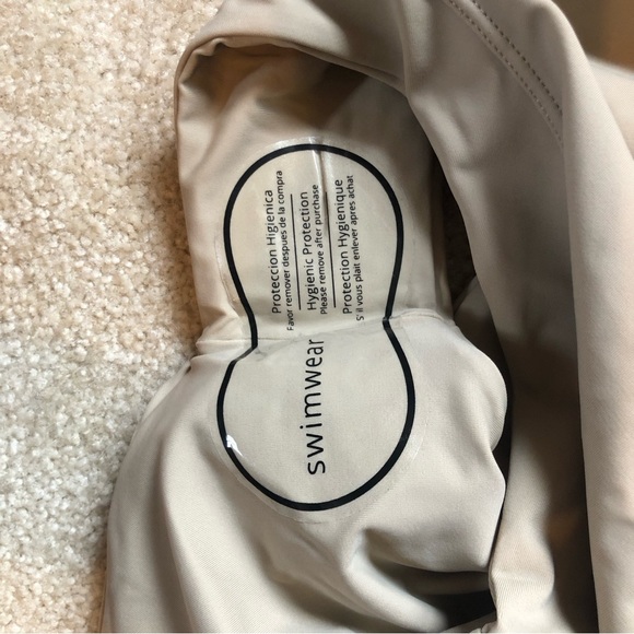 LDLA One-Piece Swimsuit - Picture 5 of 7